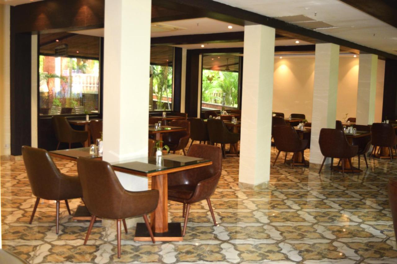 Sea Breeze Max Resort & Spa Маргао Экстерьер фото