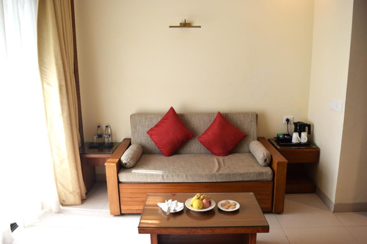 Sea Breeze Max Resort & Spa Маргао Экстерьер фото