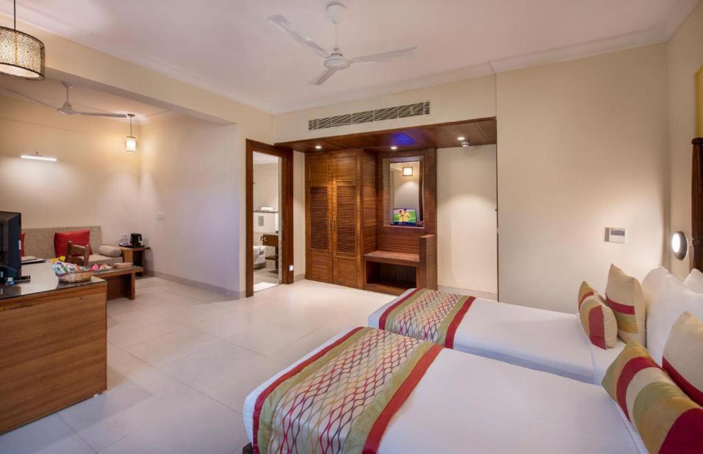 Sea Breeze Max Resort & Spa Маргао Экстерьер фото