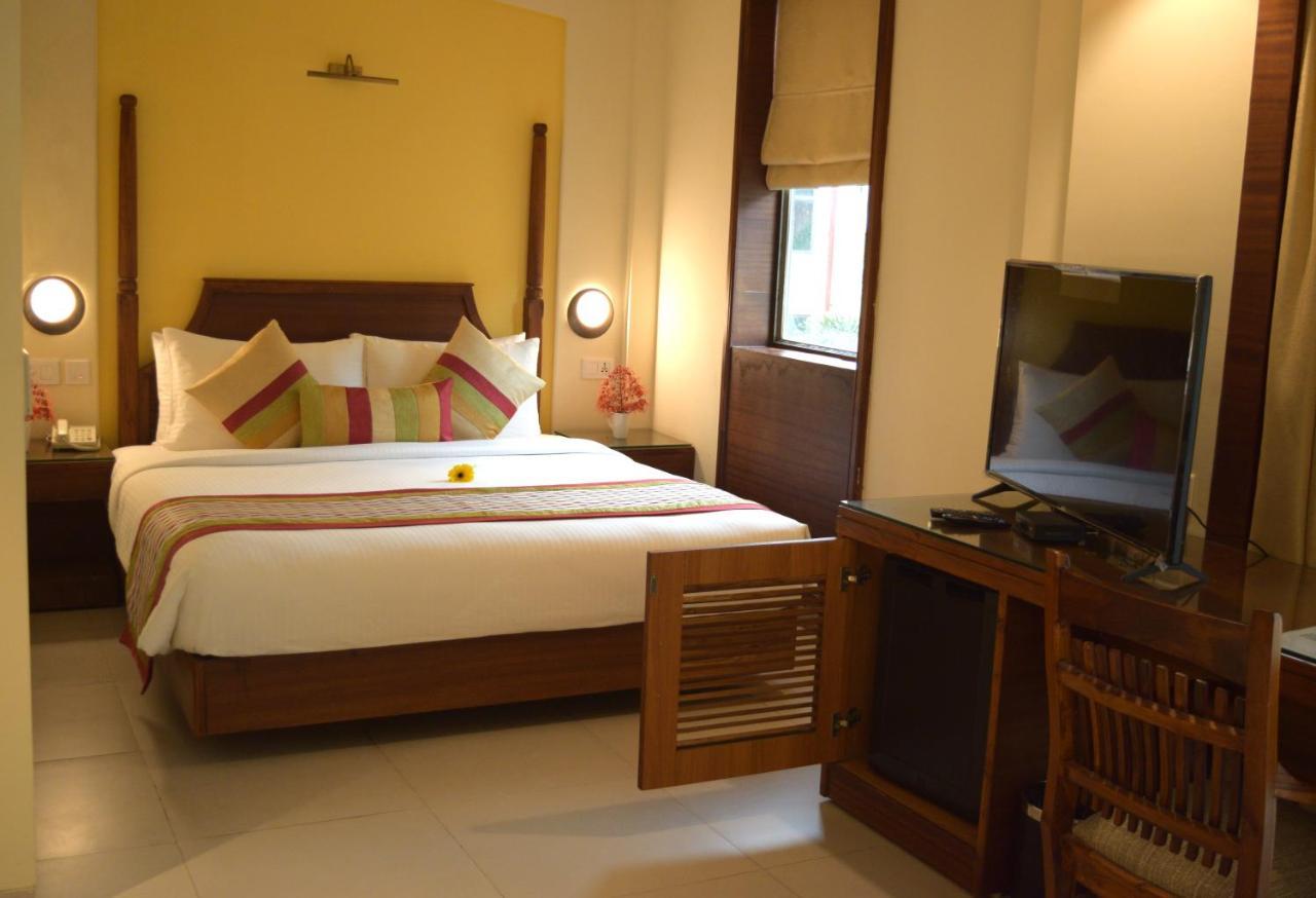 Sea Breeze Max Resort & Spa Маргао Экстерьер фото