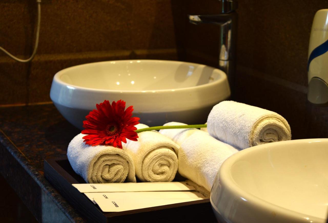 Sea Breeze Max Resort & Spa Маргао Экстерьер фото